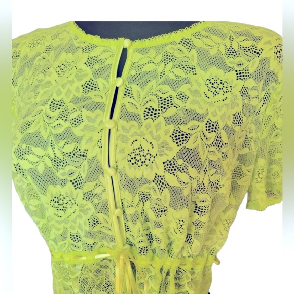 NWT “SAVAGE X FENTY” CHARTREUSE COLOR LACE CAMISOLE or CROPPED TOP SIZE XL - Picture 3 of 11